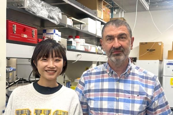 Chalikian 先生と研究室で